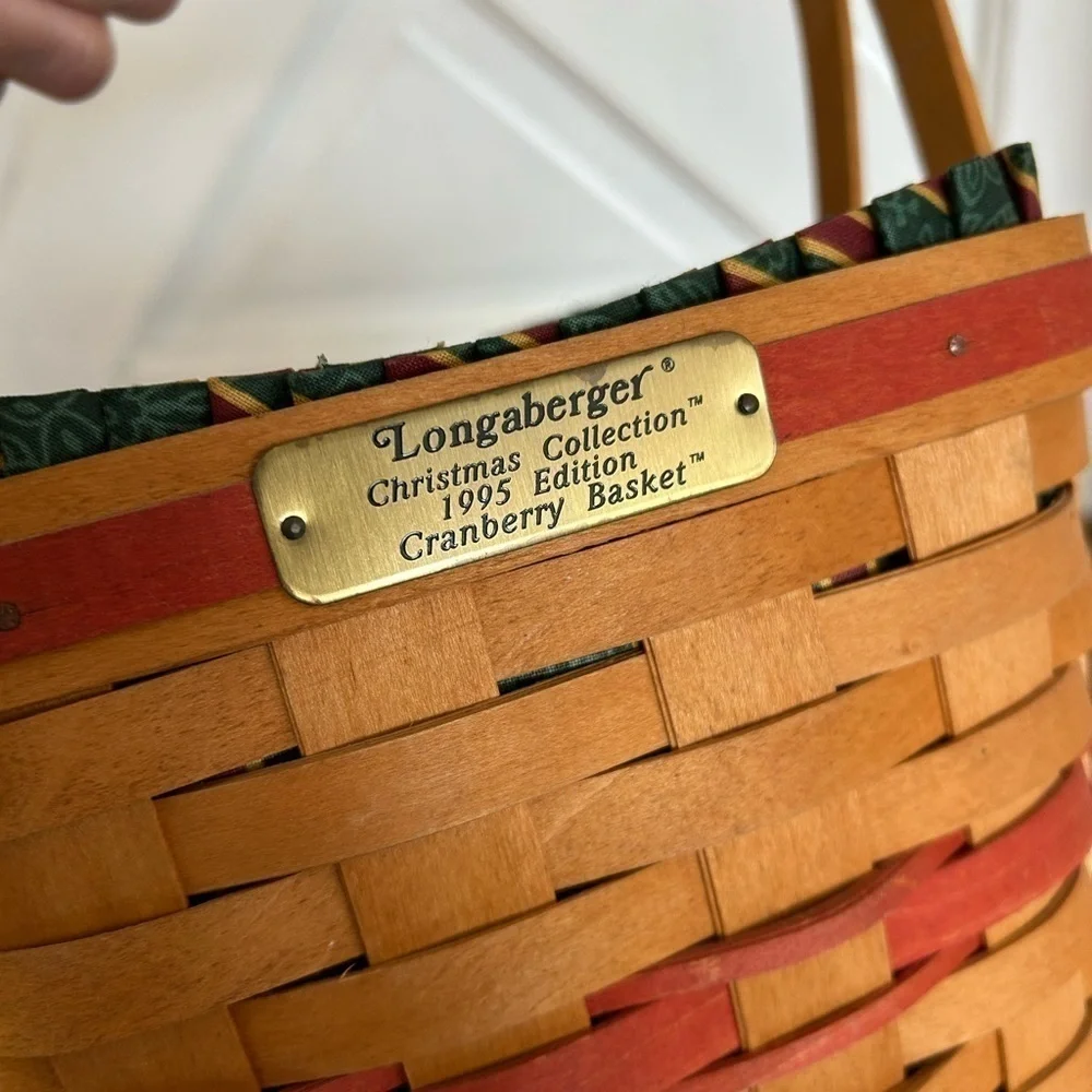 Longaberger Christmas edition 1995 red cranberry basket